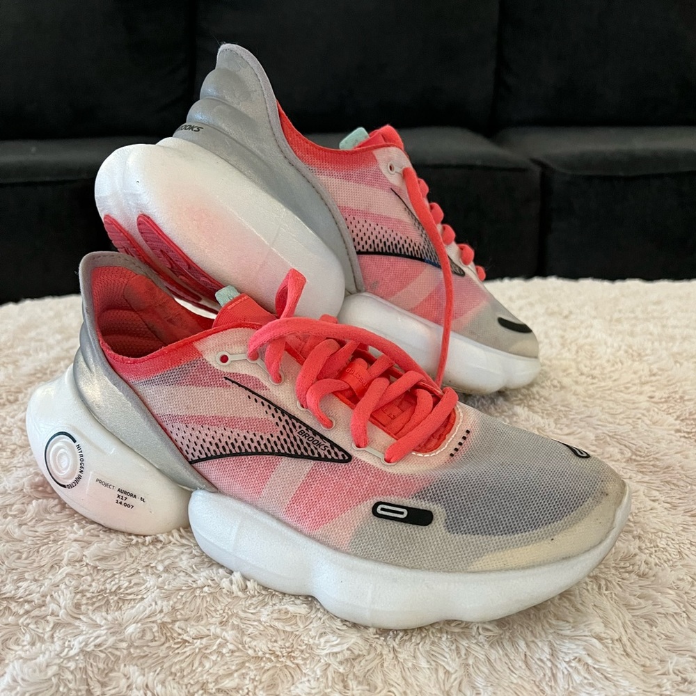 Brooks Aurora-BL Running Shoes 7.5